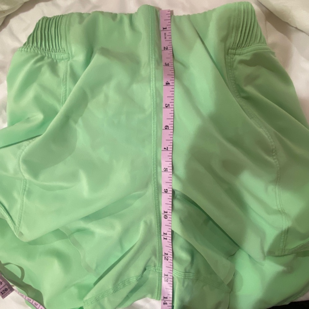 LULULEMON Hotty Hot Lined Running Short 4" Size 6 - Picture 11 of 12